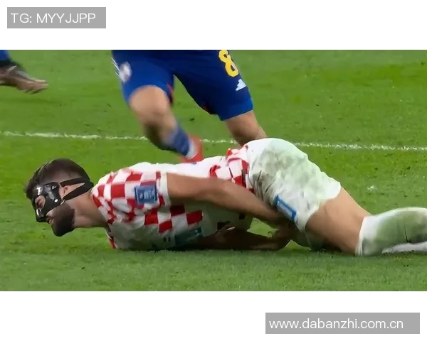 王钰栋热身赛遭泰国队飞踹重创痛苦倒地引发关注与担忧