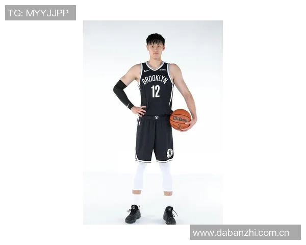 曾凡博在篮网首秀穿韦德之道12展现出色表现引发球迷热议 曾凡博在篮网首秀穿韦德之道12展现出色表现引发球迷热议