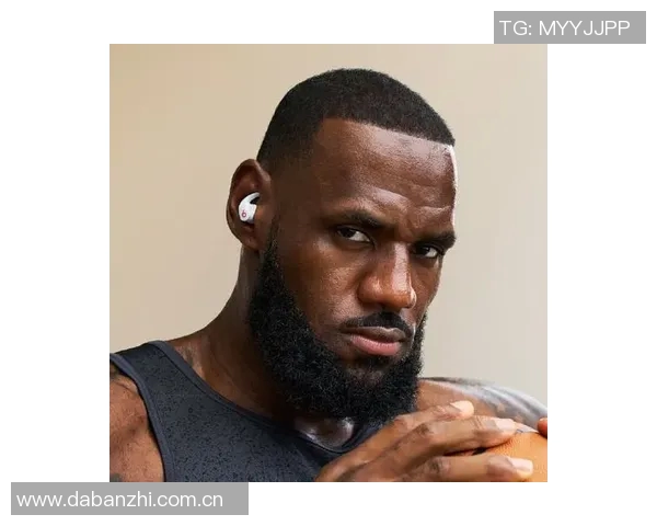 詹姆斯重温青春岁月更新IG头像展现16岁爆炸头造型采访照 詹姆斯重温青春岁月更新IG头像展现16岁爆炸头造型采访照