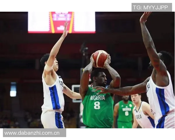 布克连得五分迅速拉开比分罚球线急停跳投与反击三分震撼篮网