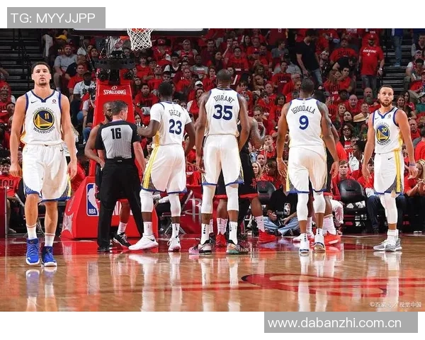 萨城对决库里拉文三分雨下19分4板2助1断展现全能表现 萨城对决库里拉文三分雨下19分4板2助1断展现全能表现