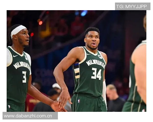 字母哥失常米德尔顿CJ联手三分致命雄鹿失误自毁前程令人心痛 字母哥失常米德尔顿CJ联手三分致命雄鹿失误自毁前程令人心痛