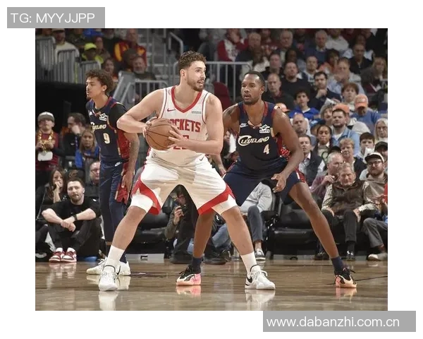 莫布里高效表现7投5中贡献14分5篮板4助攻三分球命中率出色