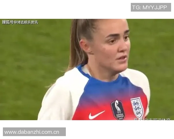 女足惨遭英格兰狂虐0比8后场低级失误令人心痛不已