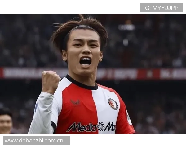 上田绮世状态火热半场梅开二度助力球队领跑荷甲射手榜