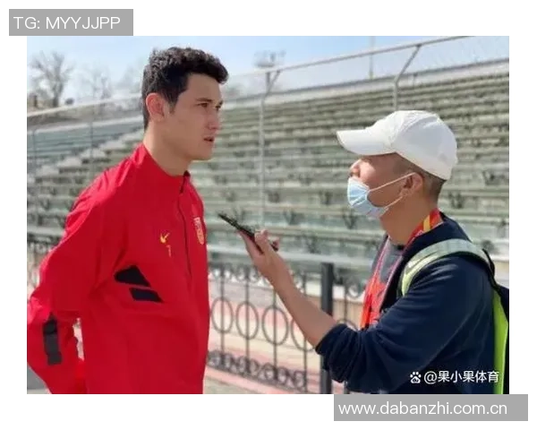 拜合拉木错失良机球停得太靠后导致单刀机会流失