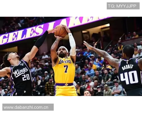 湖人末节进攻停滞不前文森特三分球引发太阳替补席狂欢