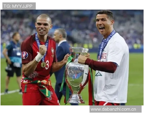 前葡萄牙国门帕特里西奥宣布退役B费感恩致敬表达深情祝福