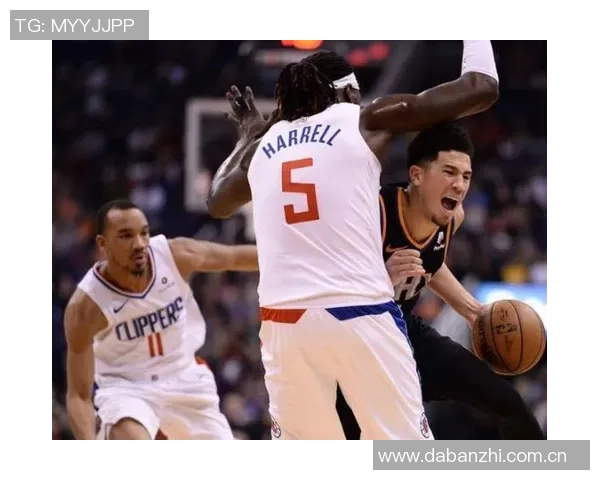 南斯表现起伏10投仅中2罚球稳健贡献11分并抢下5个前板与3次抢断