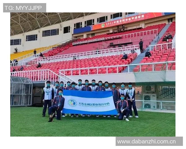 携手并进共创未来大连鲲城贺大连可为升入中乙的美好愿景