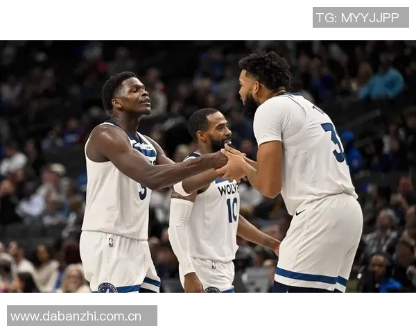 爱德华兹第三节狂轰21分全场最高35分助球队取得胜利表现惊艳