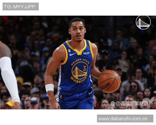 克洛尼首节表现惊艳4投3中砍下12分2篮板引领球队攻势