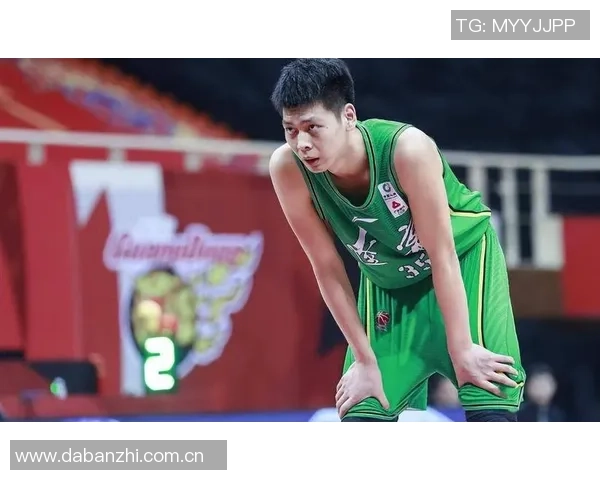 克洛尼上半场表现惊艳10投5中斩获16分2篮板2助攻1盖帽